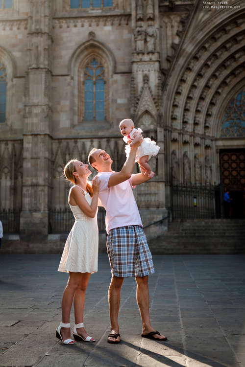 Летняя семейная фотосессия в Барселоне. Фотограф в Барселоне Испании Маслик Юлия