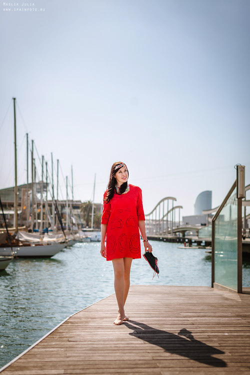 Elegante sesión de fotos en el puerto de Barcelona. Fotógrafo en Barcelona  Maslik Yulia