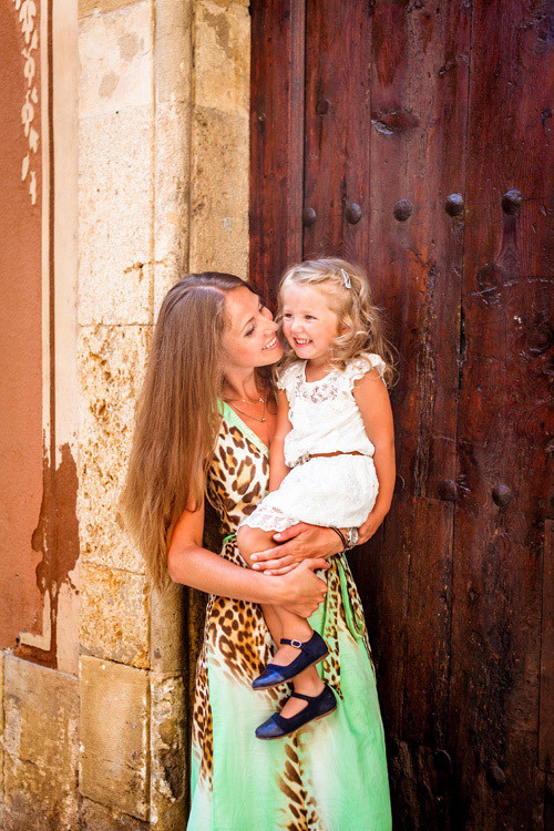 Sesión fotográfica familiar en Tarragona. Fotógrafo en Barcelona  Maslik Yulia