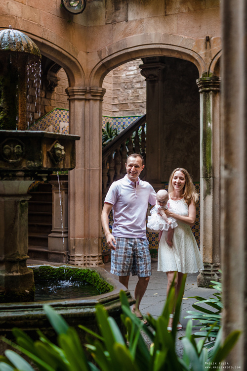 Летняя семейная фотосессия в Барселоне. Фотограф в Барселоне Испании Маслик Юлия