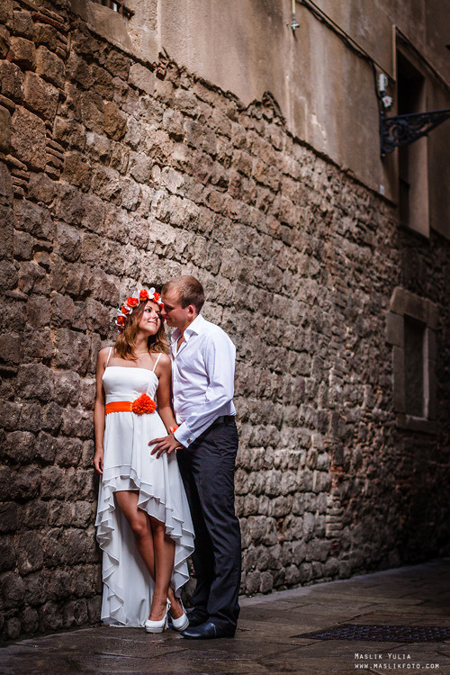Wedding photo session in Badalona, Spain. Photographer in Barcelona Spain Maslik Yulia