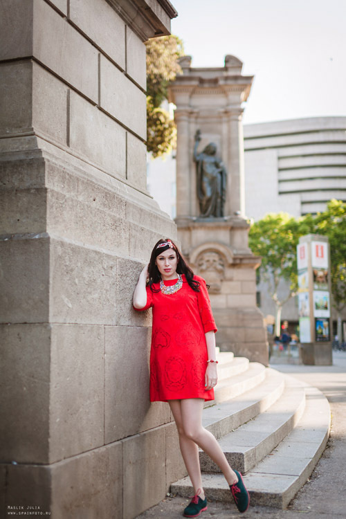 Elegante sesión de fotos en el puerto de Barcelona. Fotógrafo en Barcelona  Maslik Yulia
