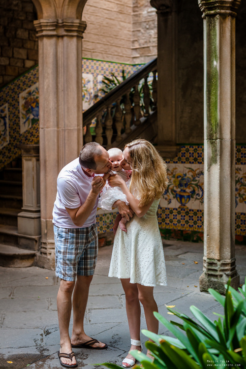 Летняя семейная фотосессия в Барселоне. Фотограф в Барселоне Испании Маслик Юлия