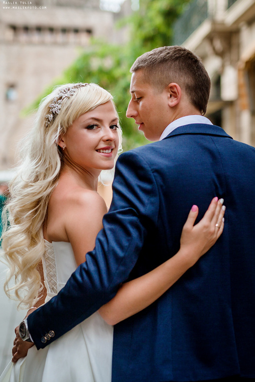 Sesja zdjęciowa w parku w Barcelonie. Fotograf w Barcelonie Hiszpanii Maslik Yulia