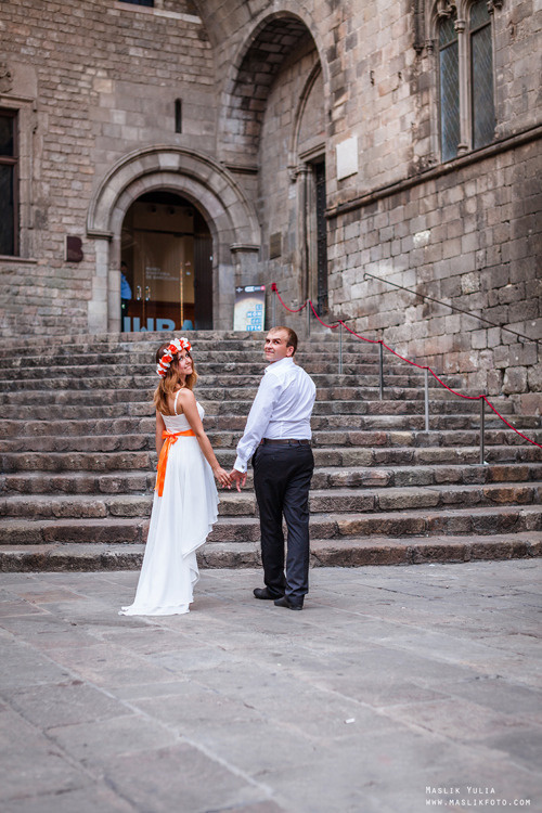 Wedding photo session in Badalona, Spain. Photographer in Barcelona Spain Maslik Yulia