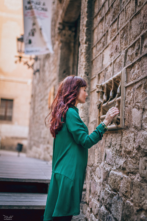 Autumn photo shoot in Barcelona. Photographer in Barcelona Spain Maslik Yulia