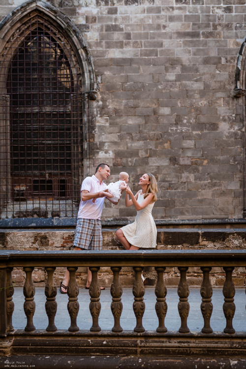 Летняя семейная фотосессия в Барселоне. Фотограф в Барселоне Испании Маслик Юлия