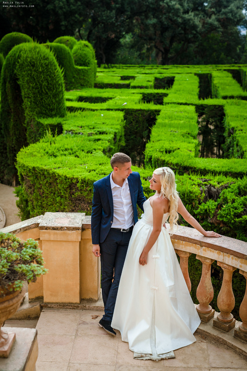 Sesja zdjęciowa w parku w Barcelonie. Fotograf w Barcelonie Hiszpanii Maslik Yulia