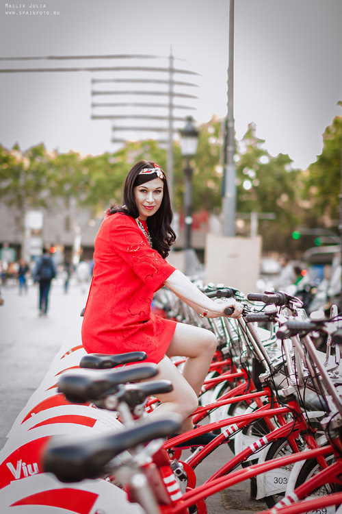 Elegante sesión de fotos en el puerto de Barcelona. Fotógrafo en Barcelona  Maslik Yulia