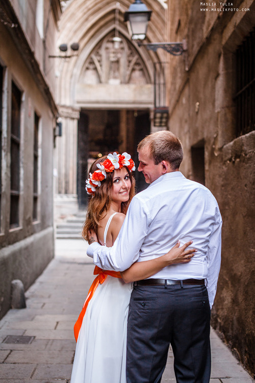 Wedding photo session in Badalona, Spain. Photographer in Barcelona Spain Maslik Yulia