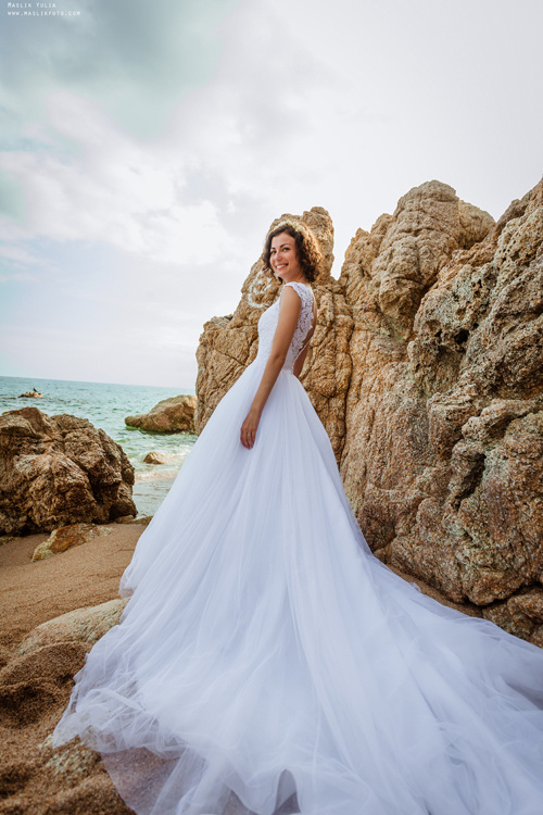 Wedding photo session in Lloret de Mar. Photographer in Barcelona Spain Maslik Yulia