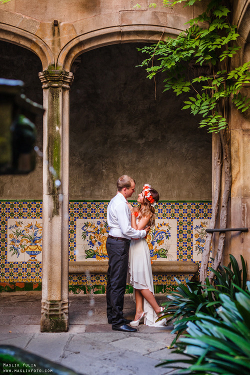 Wedding photo session in Badalona, Spain. Photographer in Barcelona Spain Maslik Yulia