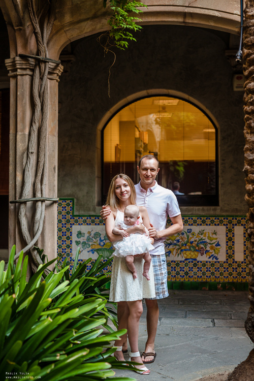 Летняя семейная фотосессия в Барселоне. Фотограф в Барселоне Испании Маслик Юлия