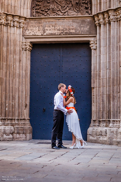 Wedding photo session in Badalona, Spain. Photographer in Barcelona Spain Maslik Yulia