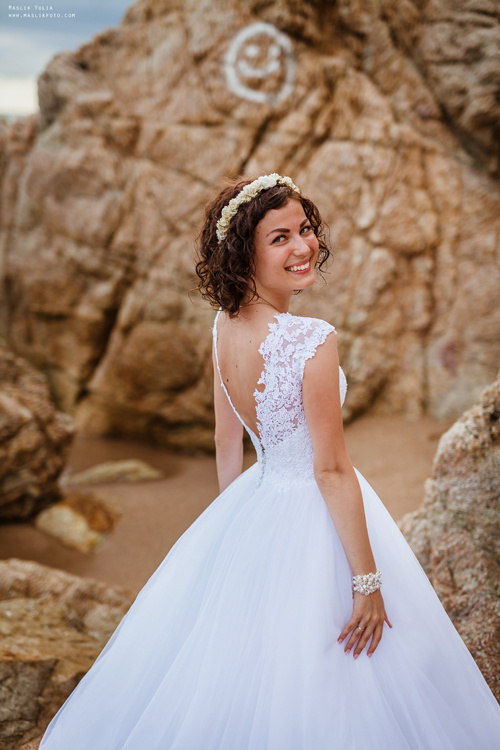Wedding photo session in Lloret de Mar. Photographer in Barcelona Spain Maslik Yulia