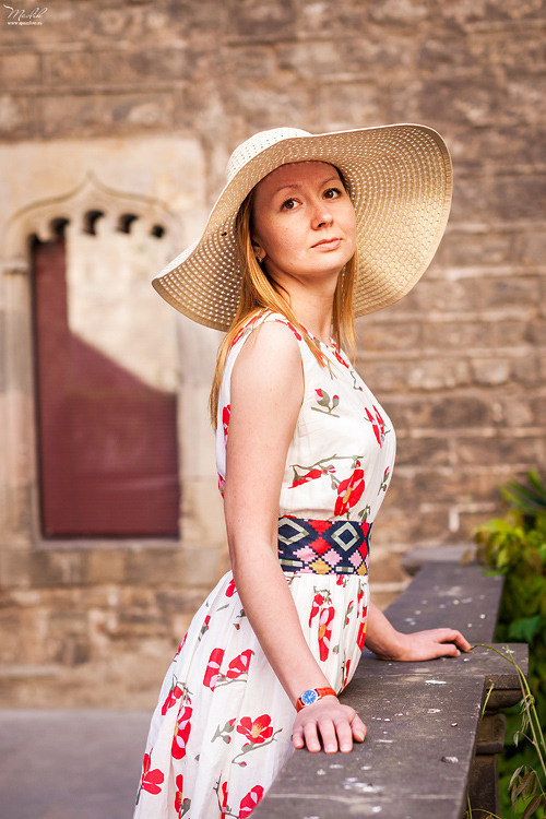 Portrait photo session in the Gothic quarter. Photographer in Barcelona Spain Maslik Yulia