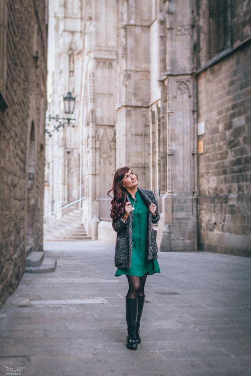 Autumn photo shoot in Barcelona. Photographer in Barcelona Spain Maslik Yulia