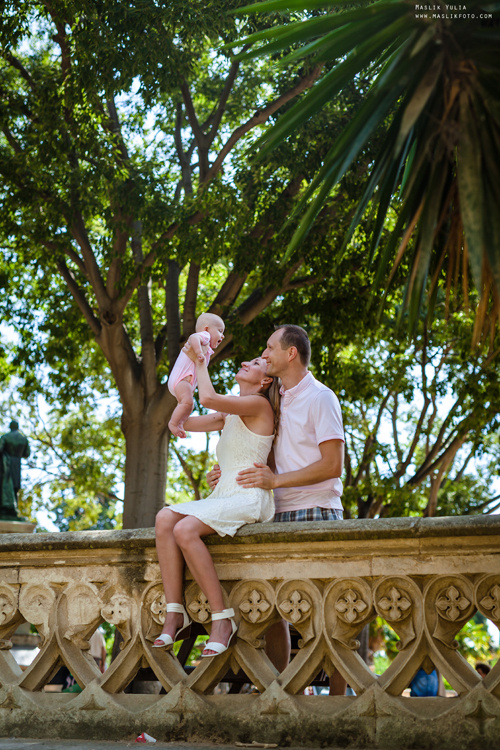 Летняя семейная фотосессия в Барселоне. Фотограф в Барселоне Испании Маслик Юлия