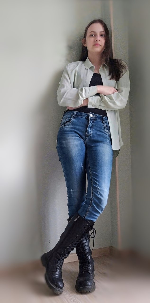 Portraits. Online/offline mobile photographer from Australia Olga Conacher