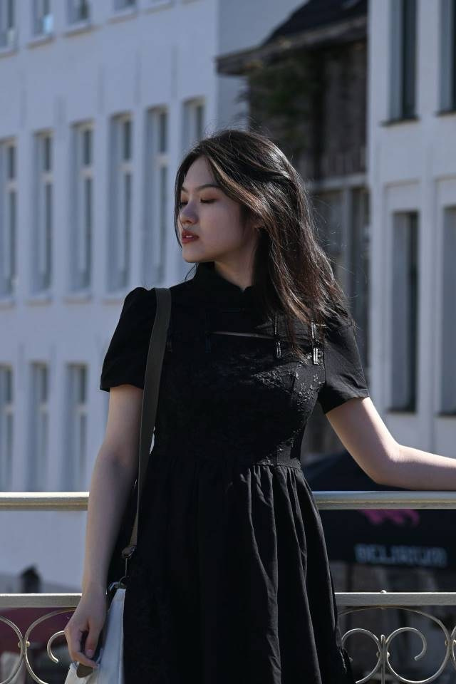 UrbanFrames. Lifestyle & Travel Portrait photography in Paris Shyl