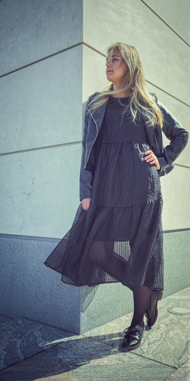 Portraits. Online/offline mobile photographer from Australia Olga Conacher