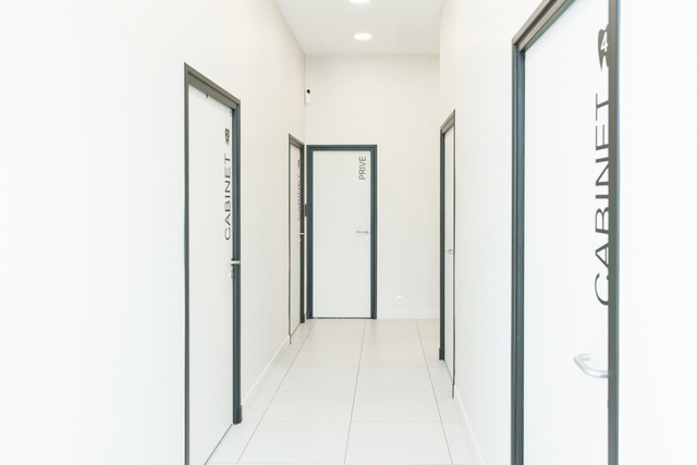 Couloir menant aux salles de soins