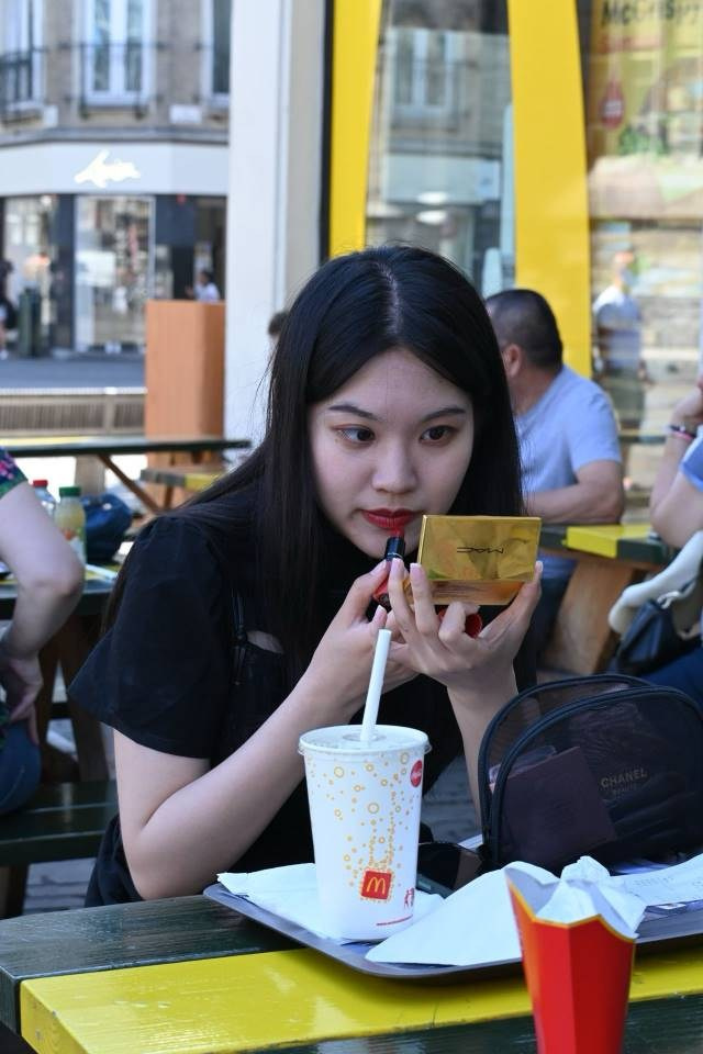 UrbanFrames. Lifestyle & Travel Portrait photography in Paris Shyl