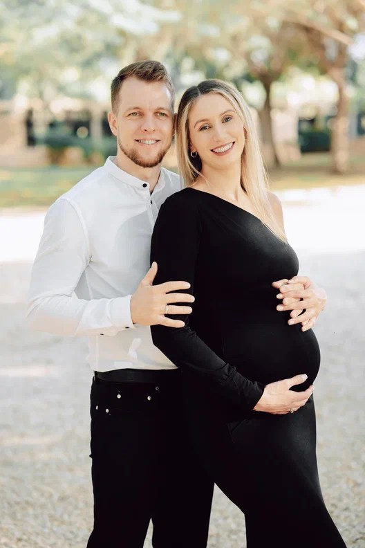 Love Story, Pregnancy. Portrait, Lifestyle and Lovestory photographer in Riyadh