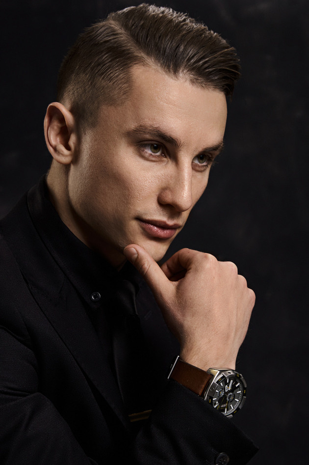 BUSINESS PORTRAIT. Photo and video production. Editing & retouching services. Training