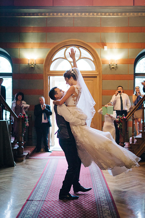 Фотосъемка свадебного венчания в церкви. Свадебный фотограф в Риге Юрий Кор