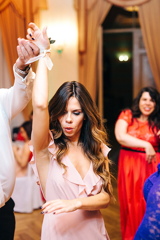 Фотосъемка свадебного венчания в церкви. Свадебный фотограф в Риге Юрий Кор