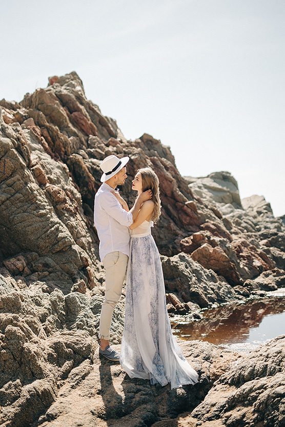 Свадебное лавстори на морском берегу. Свадебный фотограф в Риге Юрий Кор