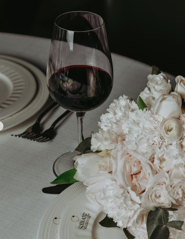 Senate Restaurant & Lounge. Главная