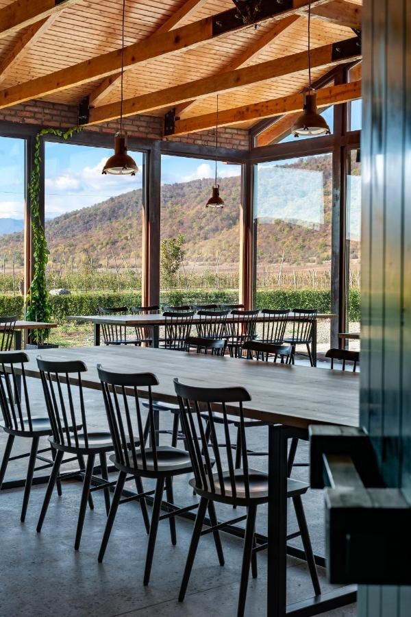 Chateau Artwine. Главная