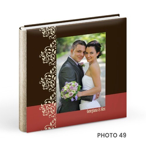 - Copertă delicată pentru album de botez cu tematică copilărie  - Model vesel de copertă album foto botez pentru fetiță/băiețel  - Album de botez cu copertă personalizată și design elegant  - Copertă colorată și jucăușă pentru albumele de botez.alinofotostudio,fotograf Botoșani ,fotograf Iași,fotograf Suceava ,Alin chirila fotograf, album botez, Photobook , servicii fotobotez,servicii foto video botez ,- Copertă elegantă pentru album de nuntă din piele albă  - Model rafinat de copertă album foto nuntă personalizat  - Copertă premium pentru album foto de nuntă – design clasic  - Album de nuntă cu copertă din materiale fine și detalii de lux.Colectia Swarovski.   Celebrele cristale Swarovski asezate cu inspiratie pe linii grafice rafinate dau strãlucire si stil invitatiei de a deschide un album de referintã.Colectia Elite.   Impresionat înainte de a deschide albumul. Imagine si decor imprimate de înaltã calitate pe coperta din piele ecologicã.Colectia Photo.   Aceastã colectie dã o idee clarã asupra continutului prin acoperirea copertii cu modele creative pe hârtie foto înfoliate pentru rezistentã în timp si pentru a fi foarte plãcute la atingere.