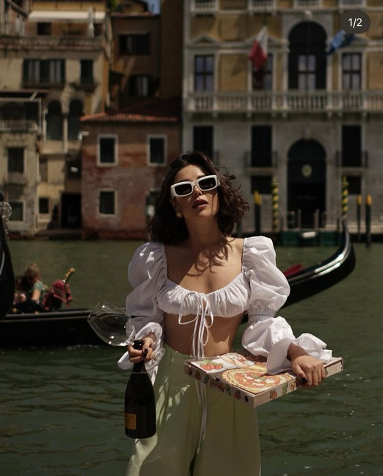 Karina Nigay. Julia Di |Fashion streetstyle photographer|videomaker in Milan & Paris