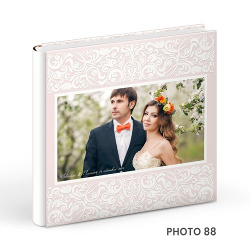 - Copertă delicată pentru album de botez cu tematică copilărie  - Model vesel de copertă album foto botez pentru fetiță/băiețel  - Album de botez cu copertă personalizată și design elegant  - Copertă colorată și jucăușă pentru albumele de botez.alinofotostudio,fotograf Botoșani ,fotograf Iași,fotograf Suceava ,Alin chirila fotograf, album botez, Photobook , servicii fotobotez,servicii foto video botez ,- Copertă elegantă pentru album de nuntă din piele albă  - Model rafinat de copertă album foto nuntă personalizat  - Copertă premium pentru album foto de nuntă – design clasic  - Album de nuntă cu copertă din materiale fine și detalii de lux.Colectia Swarovski.   Celebrele cristale Swarovski asezate cu inspiratie pe linii grafice rafinate dau strãlucire si stil invitatiei de a deschide un album de referintã.Colectia Elite.   Impresionat înainte de a deschide albumul. Imagine si decor imprimate de înaltã calitate pe coperta din piele ecologicã.Colectia Photo.   Aceastã colectie dã o idee clarã asupra continutului prin acoperirea copertii cu modele creative pe hârtie foto înfoliate pentru rezistentã în timp si pentru a fi foarte plãcute la atingere.