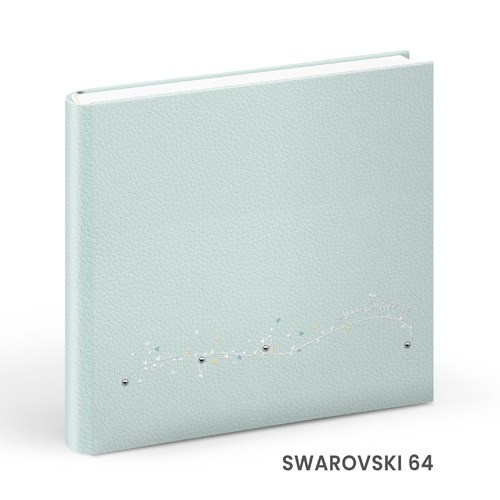 - Copertă delicată pentru album de botez cu tematică copilărie  - Model vesel de copertă album foto botez pentru fetiță/băiețel  - Album de botez cu copertă personalizată și design elegant  - Copertă colorată și jucăușă pentru albumele de botez.alinofotostudio,fotograf Botoșani ,fotograf Iași,fotograf Suceava ,Alin chirila fotograf, album botez, Photobook , servicii fotobotez,servicii foto video botez ,- Copertă elegantă pentru album de nuntă din piele albă  - Model rafinat de copertă album foto nuntă personalizat  - Copertă premium pentru album foto de nuntă – design clasic  - Album de nuntă cu copertă din materiale fine și detalii de lux.Colectia Swarovski.   Celebrele cristale Swarovski asezate cu inspiratie pe linii grafice rafinate dau strãlucire si stil invitatiei de a deschide un album de referintã.