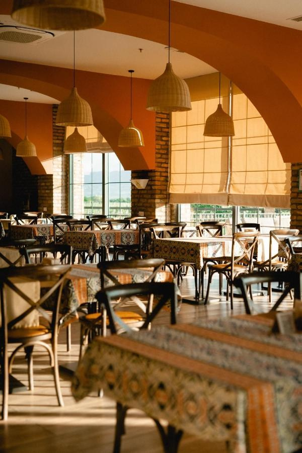 Chateau Artwine. Главная