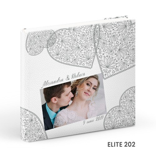 - Copertă delicată pentru album de botez cu tematică copilărie  - Model vesel de copertă album foto botez pentru fetiță/băiețel  - Album de botez cu copertă personalizată și design elegant  - Copertă colorată și jucăușă pentru albumele de botez.alinofotostudio,fotograf Botoșani ,fotograf Iași,fotograf Suceava ,Alin chirila fotograf, album botez, Photobook , servicii fotobotez,servicii foto video botez ,- Copertă elegantă pentru album de nuntă din piele albă  - Model rafinat de copertă album foto nuntă personalizat  - Copertă premium pentru album foto de nuntă – design clasic  - Album de nuntă cu copertă din materiale fine și detalii de lux.Colectia Swarovski.   Celebrele cristale Swarovski asezate cu inspiratie pe linii grafice rafinate dau strãlucire si stil invitatiei de a deschide un album de referintã.Colectia Elite.   Impresionat înainte de a deschide albumul. Imagine si decor imprimate de înaltã calitate pe coperta din piele ecologicã.