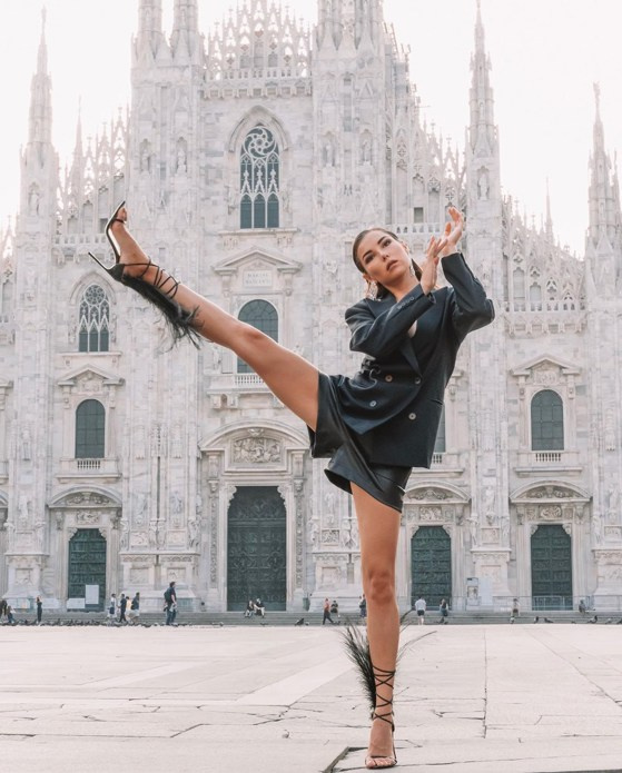 Karina Nigay. Julia Di |Fashion streetstyle photographer|videomaker in Milan & Paris