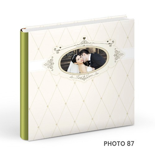- Copertă delicată pentru album de botez cu tematică copilărie  - Model vesel de copertă album foto botez pentru fetiță/băiețel  - Album de botez cu copertă personalizată și design elegant  - Copertă colorată și jucăușă pentru albumele de botez.alinofotostudio,fotograf Botoșani ,fotograf Iași,fotograf Suceava ,Alin chirila fotograf, album botez, Photobook , servicii fotobotez,servicii foto video botez ,- Copertă elegantă pentru album de nuntă din piele albă  - Model rafinat de copertă album foto nuntă personalizat  - Copertă premium pentru album foto de nuntă – design clasic  - Album de nuntă cu copertă din materiale fine și detalii de lux.Colectia Swarovski.   Celebrele cristale Swarovski asezate cu inspiratie pe linii grafice rafinate dau strãlucire si stil invitatiei de a deschide un album de referintã.Colectia Elite.   Impresionat înainte de a deschide albumul. Imagine si decor imprimate de înaltã calitate pe coperta din piele ecologicã.Colectia Photo.   Aceastã colectie dã o idee clarã asupra continutului prin acoperirea copertii cu modele creative pe hârtie foto înfoliate pentru rezistentã în timp si pentru a fi foarte plãcute la atingere.