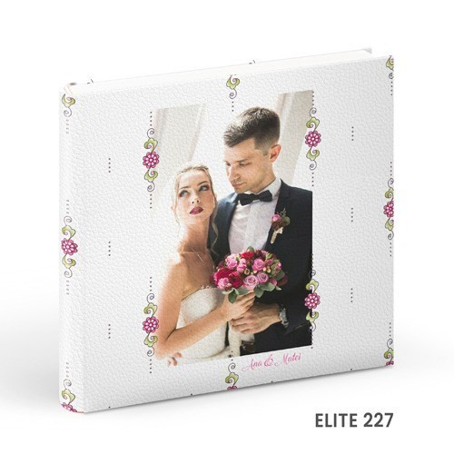 - Copertă delicată pentru album de botez cu tematică copilărie  - Model vesel de copertă album foto botez pentru fetiță/băiețel  - Album de botez cu copertă personalizată și design elegant  - Copertă colorată și jucăușă pentru albumele de botez.alinofotostudio,fotograf Botoșani ,fotograf Iași,fotograf Suceava ,Alin chirila fotograf, album botez, Photobook , servicii fotobotez,servicii foto video botez ,- Copertă elegantă pentru album de nuntă din piele albă  - Model rafinat de copertă album foto nuntă personalizat  - Copertă premium pentru album foto de nuntă – design clasic  - Album de nuntă cu copertă din materiale fine și detalii de lux.Colectia Swarovski.   Celebrele cristale Swarovski asezate cu inspiratie pe linii grafice rafinate dau strãlucire si stil invitatiei de a deschide un album de referintã.Colectia Elite.   Impresionat înainte de a deschide albumul. Imagine si decor imprimate de înaltã calitate pe coperta din piele ecologicã.