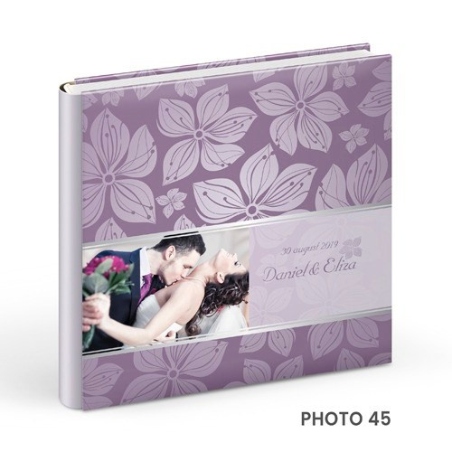 - Copertă delicată pentru album de botez cu tematică copilărie  - Model vesel de copertă album foto botez pentru fetiță/băiețel  - Album de botez cu copertă personalizată și design elegant  - Copertă colorată și jucăușă pentru albumele de botez.alinofotostudio,fotograf Botoșani ,fotograf Iași,fotograf Suceava ,Alin chirila fotograf, album botez, Photobook , servicii fotobotez,servicii foto video botez ,- Copertă elegantă pentru album de nuntă din piele albă  - Model rafinat de copertă album foto nuntă personalizat  - Copertă premium pentru album foto de nuntă – design clasic  - Album de nuntă cu copertă din materiale fine și detalii de lux.Colectia Swarovski.   Celebrele cristale Swarovski asezate cu inspiratie pe linii grafice rafinate dau strãlucire si stil invitatiei de a deschide un album de referintã.Colectia Elite.   Impresionat înainte de a deschide albumul. Imagine si decor imprimate de înaltã calitate pe coperta din piele ecologicã.Colectia Photo.   Aceastã colectie dã o idee clarã asupra continutului prin acoperirea copertii cu modele creative pe hârtie foto înfoliate pentru rezistentã în timp si pentru a fi foarte plãcute la atingere.