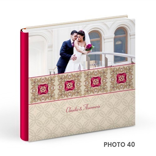 - Copertă delicată pentru album de botez cu tematică copilărie  - Model vesel de copertă album foto botez pentru fetiță/băiețel  - Album de botez cu copertă personalizată și design elegant  - Copertă colorată și jucăușă pentru albumele de botez.alinofotostudio,fotograf Botoșani ,fotograf Iași,fotograf Suceava ,Alin chirila fotograf, album botez, Photobook , servicii fotobotez,servicii foto video botez ,- Copertă elegantă pentru album de nuntă din piele albă  - Model rafinat de copertă album foto nuntă personalizat  - Copertă premium pentru album foto de nuntă – design clasic  - Album de nuntă cu copertă din materiale fine și detalii de lux.Colectia Swarovski.   Celebrele cristale Swarovski asezate cu inspiratie pe linii grafice rafinate dau strãlucire si stil invitatiei de a deschide un album de referintã.Colectia Elite.   Impresionat înainte de a deschide albumul. Imagine si decor imprimate de înaltã calitate pe coperta din piele ecologicã.Colectia Photo.   Aceastã colectie dã o idee clarã asupra continutului prin acoperirea copertii cu modele creative pe hârtie foto înfoliate pentru rezistentã în timp si pentru a fi foarte plãcute la atingere.