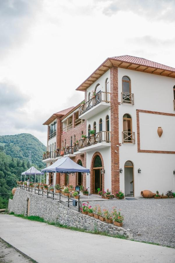 Hotel Chateau Iveri. Главная