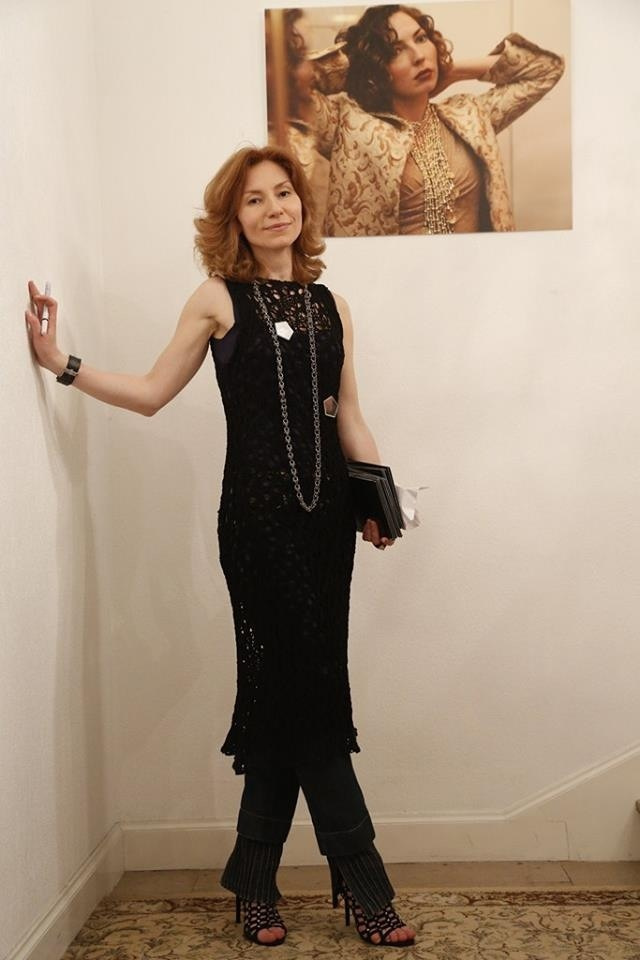 BIO, CRITIQUE ET CONTACT. Natalia Bogdanovska. Films et photographie corporate en France