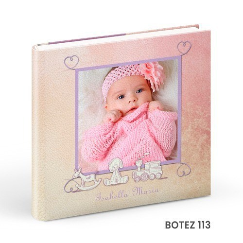 - Copertă delicată pentru album de botez cu tematică copilărie  - Model vesel de copertă album foto botez pentru fetiță/băiețel  - Album de botez cu copertă personalizată și design elegant  - Copertă colorată și jucăușă pentru albumele de botez.alinofotostudio,fotograf Botoșani ,fotograf Iași,fotograf Suceava ,Alin chirila fotograf, album botez, Photobook , servicii fotobotez,servicii foto video botez 