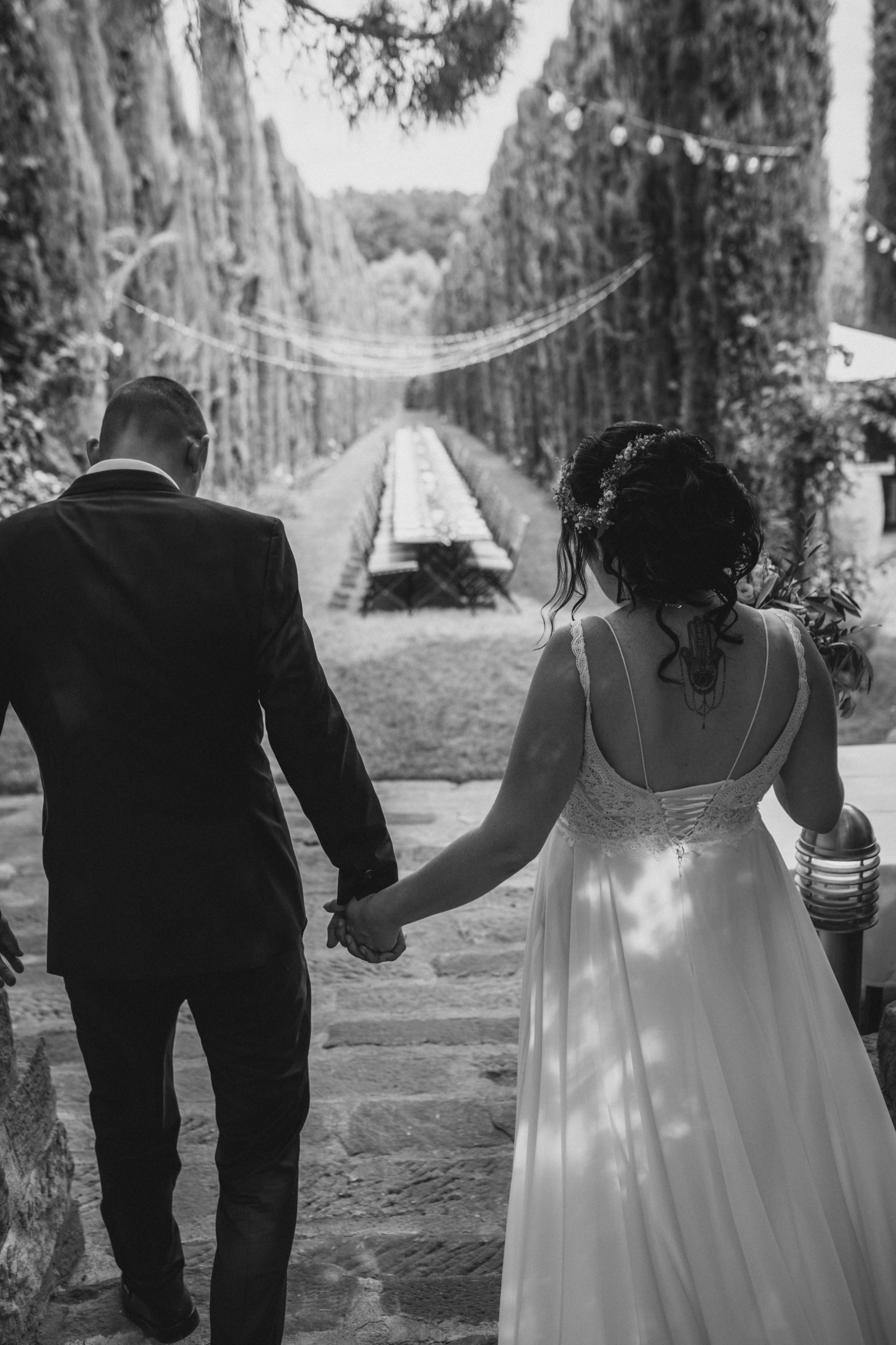 Brautpaar im Weingut Mussler in der Pfalz – authentische Hochzeitsfotografie bei Mannheim