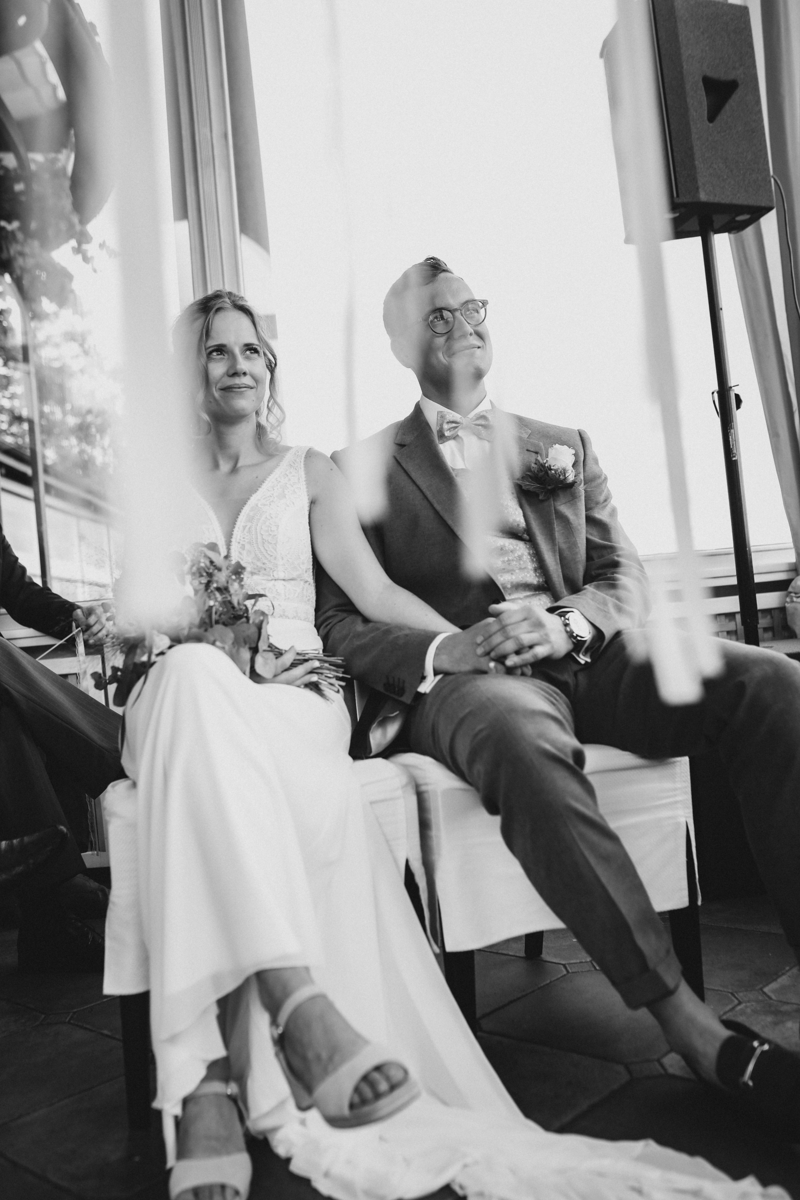 Trauung unter dem Mammutbaum auf Burg Schwarzenstein – fotografiert von Hochzeitsfotografin Frankfurt